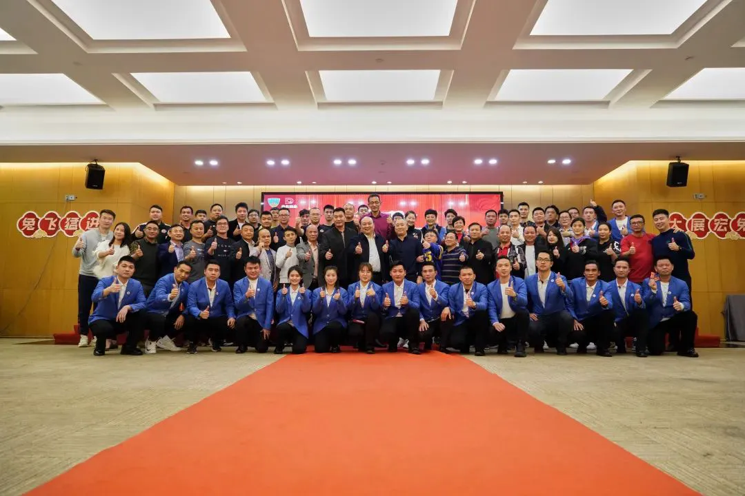 如何在篮球表演赛中观察和发展个人技能_0